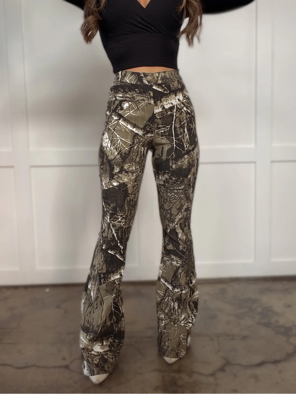 NWT - “Fiona” High-Waist Camo Flares - Moss Brown Camo - Picture 2 of 11